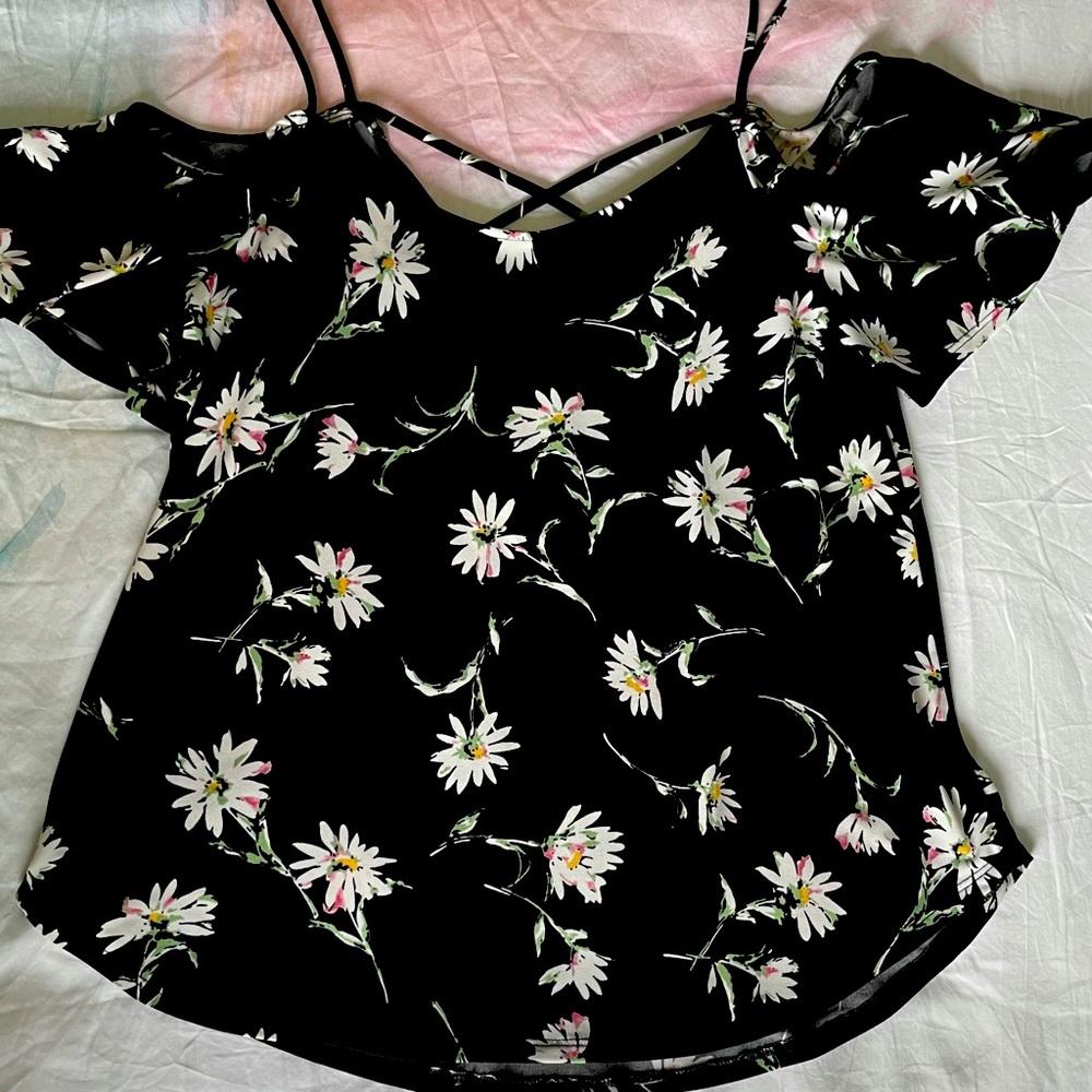 Kaileigh cold shoulder floral top